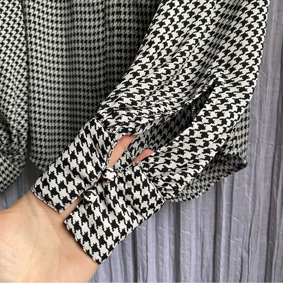 Express Houndstooth Long Sleeve Button-up Blouse - Picture 4 of 7